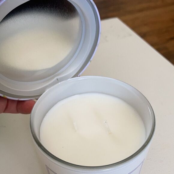 DW Home Hand Poured Candle Somebunny Loves You - Picture 3 of 5